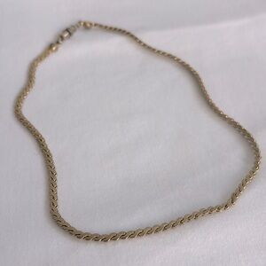 Wave gold tone chain necklace untested